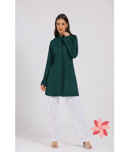 Jaleco Feminino Gola Padre Verde Escuro Acinturado e personalizado -frente